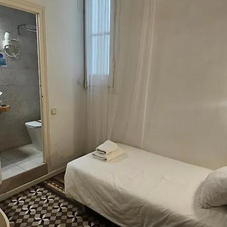 Eixample Guest house 2*