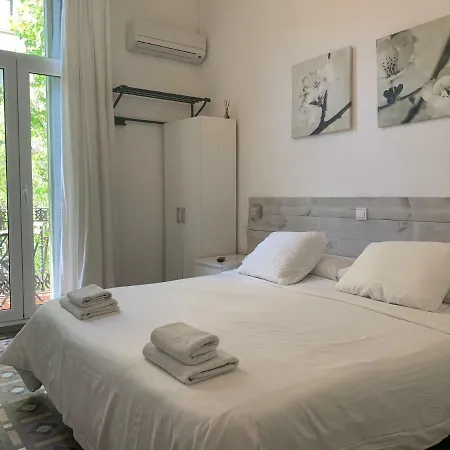 Eixample Guest house 2*