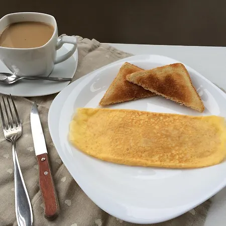 ゲストハウス エイサンプル 2*