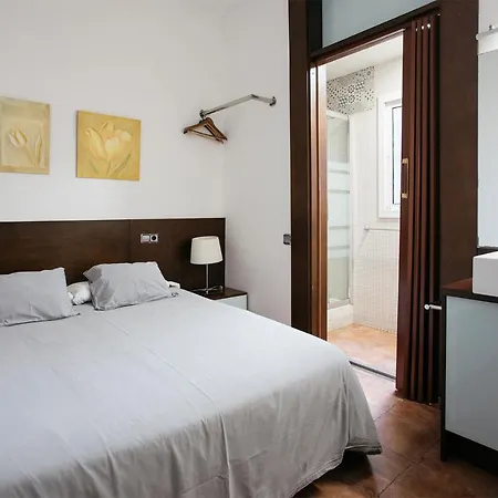 Pensión Eixample 2*