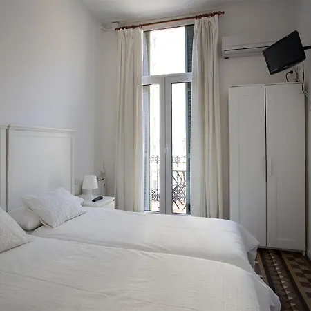 Πανσιόν Eixample 2*