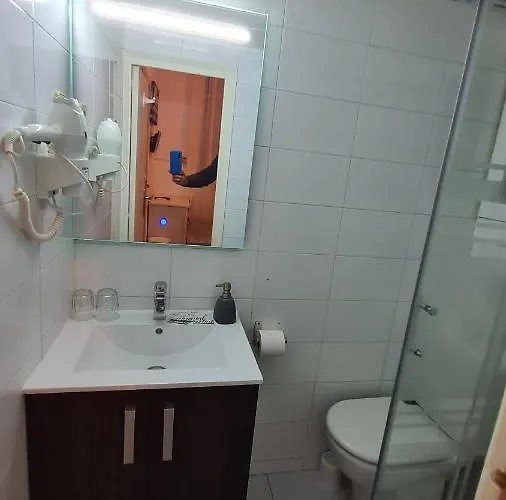 Πανσιόν Eixample 2*