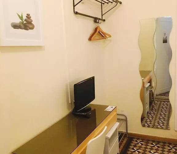 Eixample Πανσιόν 2*