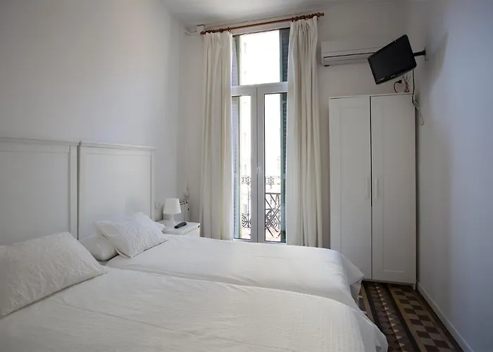 Πανσιόν Eixample 2*