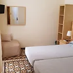 艾克萨博旅馆 2*